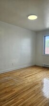 8525 Wiseman Av in Montréal, QC - Building Photo - Building Photo