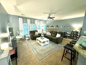 17227 Bedford Pass Dr in Houston, TX - Building Photo - Building Photo