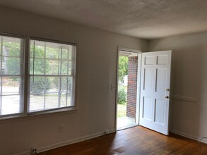 1104 Slash Pine Ln in Columbia, SC - Building Photo - Building Photo