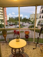 1710 NE 191st St in Miami, FL - Building Photo - Building Photo