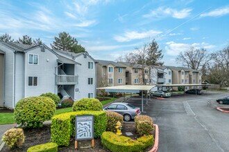 Lexington Apartments in Lakewood, WA - Building Photo - Building Photo