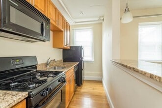 115 Highland Ave, Unit 4 in Somerville, MA - Building Photo - Building Photo