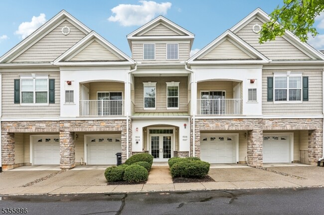 1507 Meadow Brook Ct in Hanover, NJ - Building Photo - Building Photo