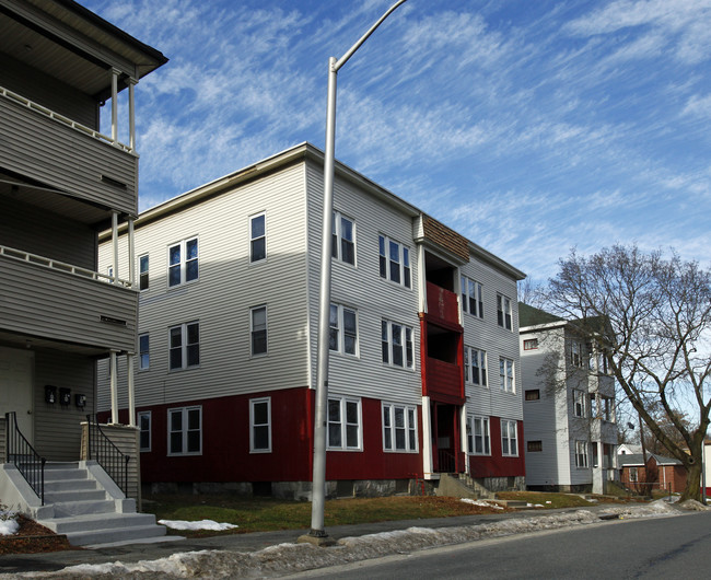 88 Houghton St in Worcester, MA - Foto de edificio - Building Photo