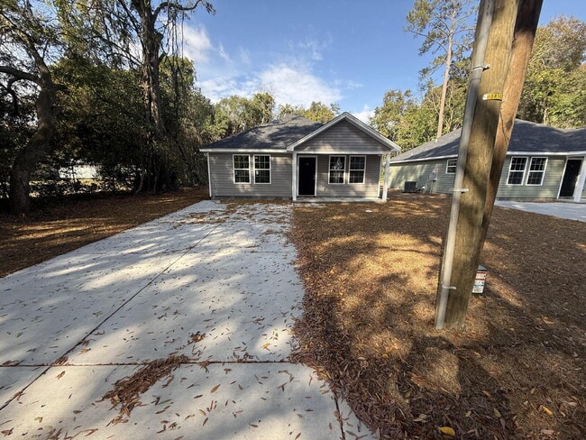 10 Woodlawn Ave in Sumter, SC - Building Photo - Building Photo