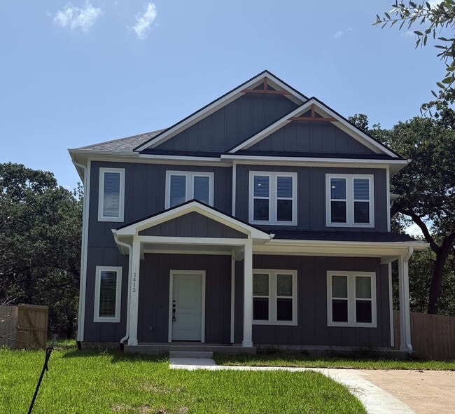 property at 1412 Magnolia Dr