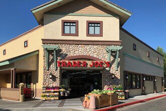 639 Oak Ave in Davis, CA - Foto de edificio - Building Photo