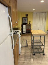 8B Springfield Ct, Unit 8 B in Rockport, MA - Foto de edificio - Building Photo