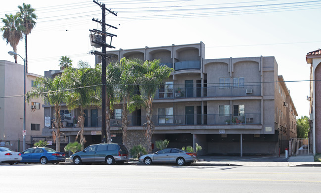 Sepulveda Apartments in Van Nuys, CA - Building Photo - Building Photo