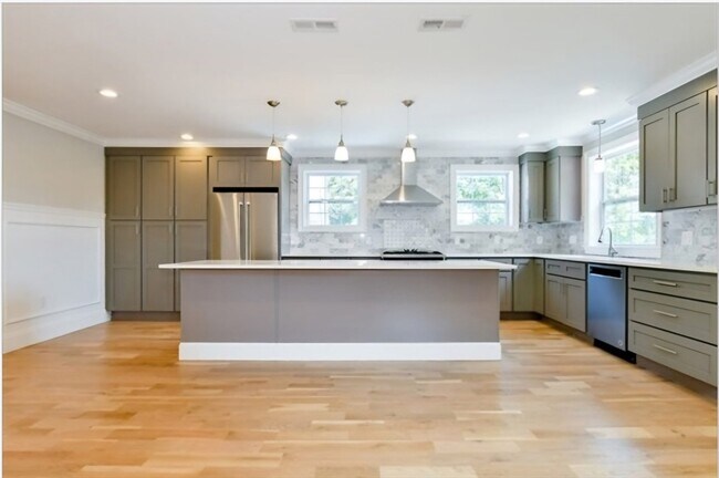235 Webster Ave in Chelsea, MA - Building Photo - Building Photo