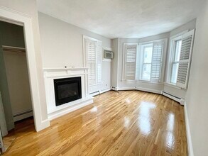 130 P St, Unit 1 in Boston, MA - Building Photo - Building Photo