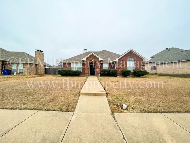2702 Boyd St in Ennis, TX - Building Photo - Building Photo