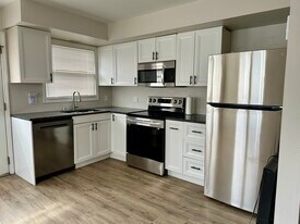 226 Maple St in Sugar Grove, IL - Building Photo