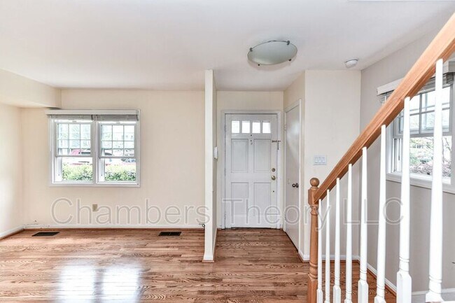 318 E Windsor Ave in Alexandria, VA - Building Photo - Building Photo