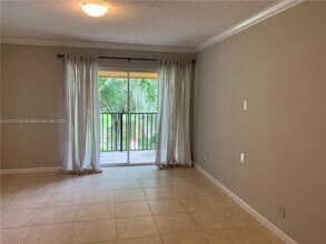10717 Cleary Blvd, Unit 202 in Plantation, FL - Building Photo - Building Photo
