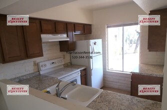 2743 W Sheryl Dr in Tucson, AZ - Building Photo - Building Photo