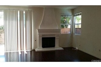 16716 Tim Ln in Van Nuys, CA - Foto de edificio - Building Photo
