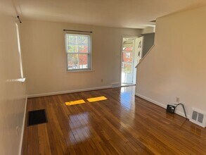 376 Terrace Pl in Oakmont, PA - Building Photo - Building Photo