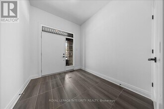 21 Angel Heights in Ottawa, ON - Building Photo - Building Photo