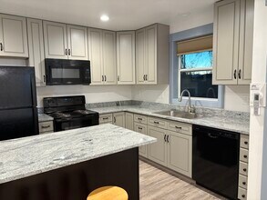 621 4th St, Unit Studio apartment in Windsor, CO - Building Photo - Building Photo