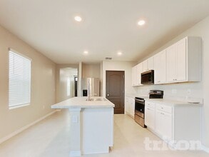 4447 Blue Rock Dr in Sanford, FL - Foto de edificio - Building Photo