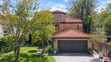 12834 Landale St in Los Angeles, CA - Building Photo - Building Photo