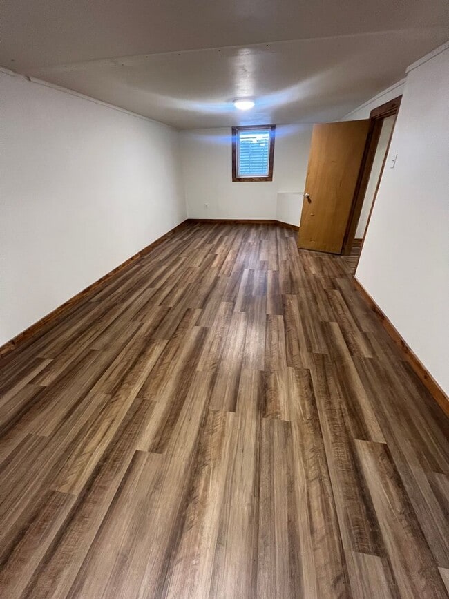 20 W Melgaard Rd in Aberdeen, SD - Building Photo - Building Photo