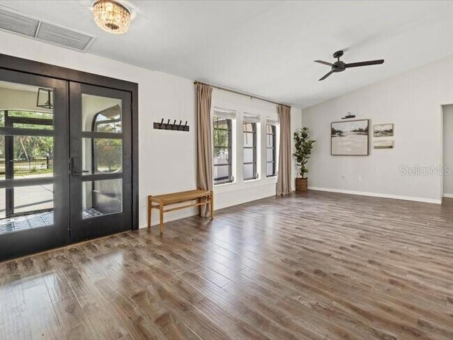 15650 Prairie Creek Blvd in Punta Gorda, FL - Foto de edificio - Building Photo