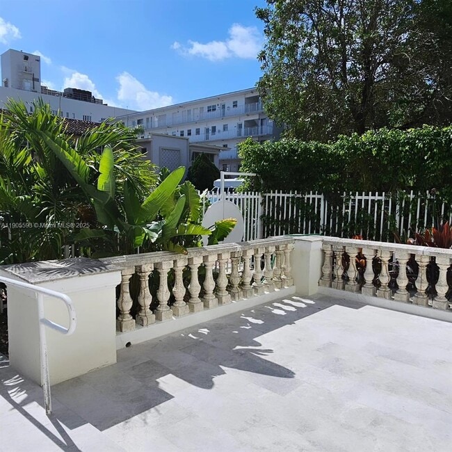 1542 Drexel Ave in Miami Beach, FL - Building Photo - Building Photo