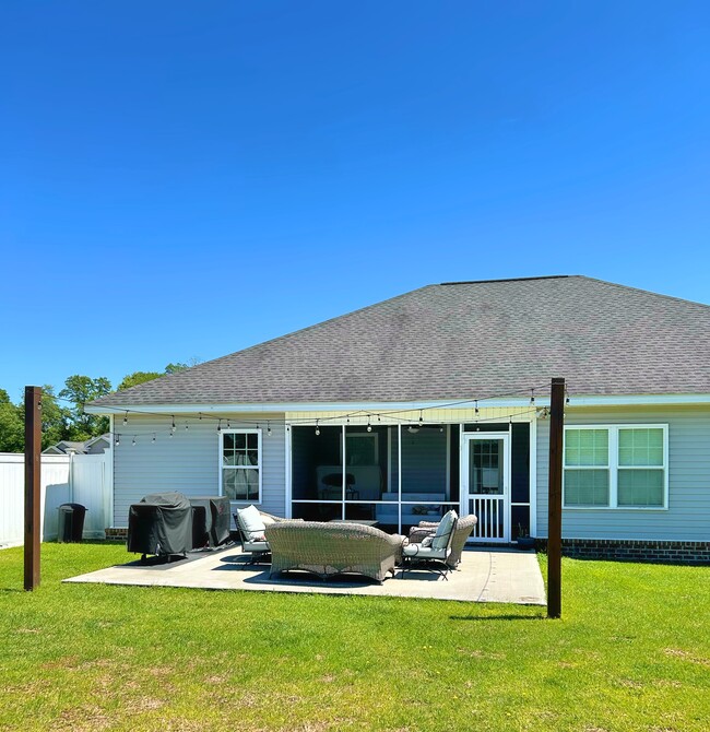 221 Stonebrook Way in Statesboro, GA - Foto de edificio - Building Photo