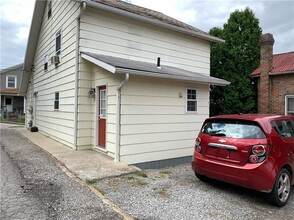 211 Freemont Ave in Butler, PA - Building Photo - Building Photo