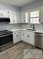 15803 W 127th Ter in Olathe, KS - Building Photo