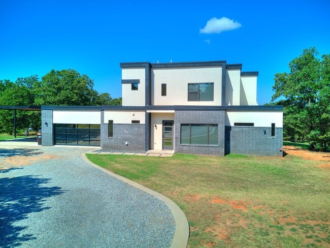 property at 13551 Highpointe Dr