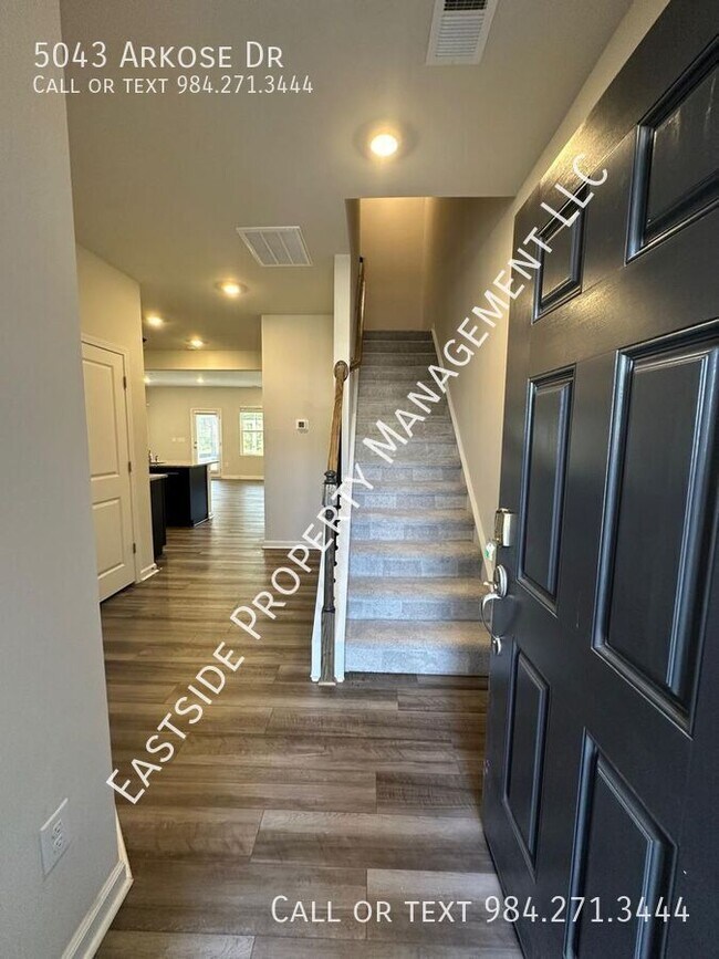 5043 Arkose Dr in Raleigh, NC - Building Photo - Building Photo