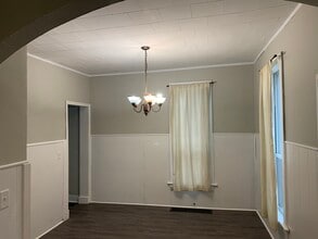 121 E Jackson St, Unit 121 E Jackson in Plymouth, IN - Building Photo - Building Photo