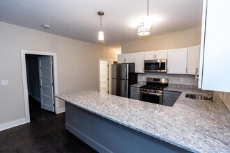 26 Vinson St-Unit -3 in Worcester, MA - Foto de edificio - Building Photo