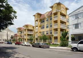 Temple Court in Miami, FL - Building Photo