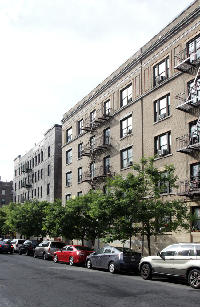 562 W 191st St in New York, NY - Building Photo - Building Photo