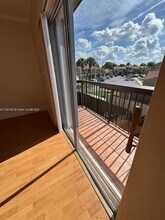 12990 SW 63rd Ter, Unit 605 in Miami, FL - Building Photo - Building Photo