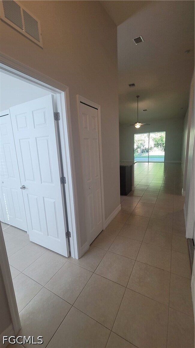 3208 SW 17th Pl in Cape Coral, FL - Building Photo - Building Photo