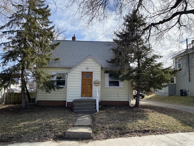 property at 1035 10th St