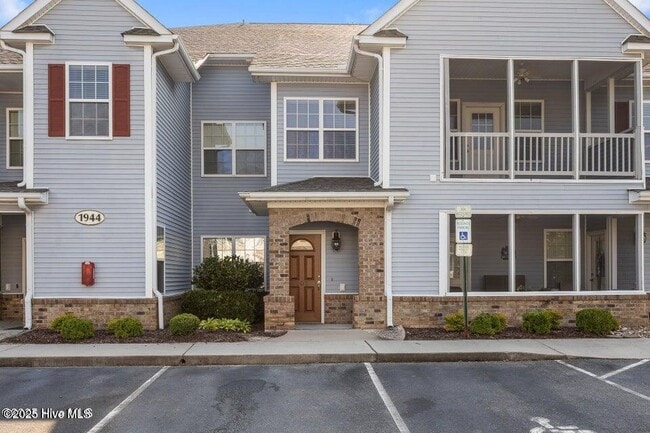 property at 1944 Tara Ct
