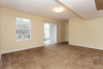 The Crossings at Ashton Place Apartments in Houston, TX - Building Photo - Interior Photo