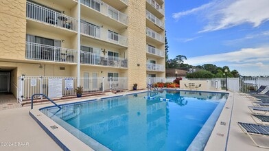 145 N Halifax Ave, Unit #502 in Daytona Beach, FL - Building Photo - Building Photo
