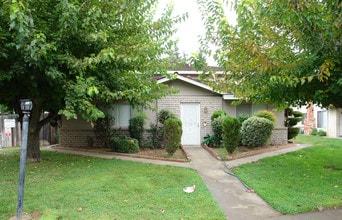 2932 Norcade Cor in Sacramento, CA - Building Photo - Building Photo