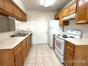 2203 Creekside Ln in Georgetown, TX - Building Photo - Building Photo