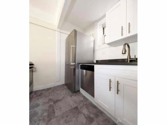 26 Jane St-Unit -5A in New York, NY - Building Photo - Building Photo