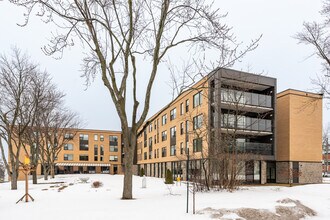 44 De Bienville St in Lévis, QC - Building Photo - Building Photo