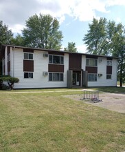 The Raymond Apartments in Raymond, IL - Building Photo - Building Photo