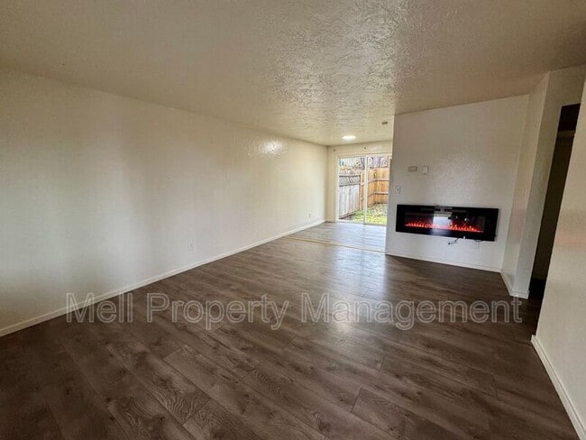 861 Ellinor Ave in Shelton, WA - Building Photo - Building Photo